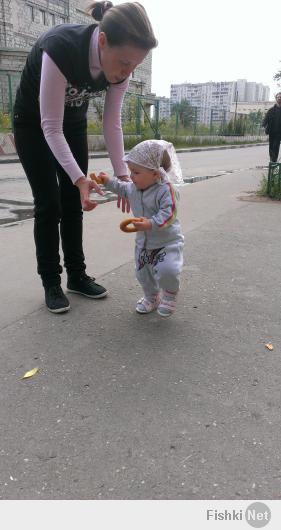 первые шаги в 10 месяцев