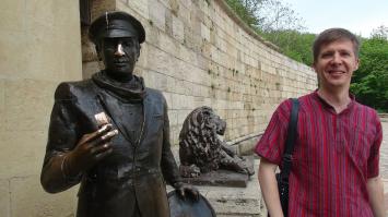 Остап Бендер у Пятигорского Провала