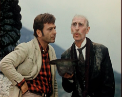 почему то на ум приходит только это,и еще  побитый румынами бендер