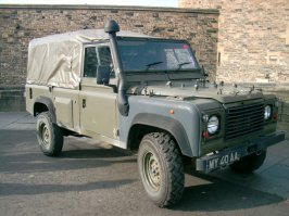 вот так выглядят легенды по настоящему без тюнинга. армейские образцы,сиденья без кожи,для пассажиров лавки дерево или металл.снимал сам поэтому знаю что у этих вариантов внутри