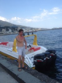 Автору плюс! Сам в прошлом году летом ездил в Крым, но у людей тогда еще присутствовало чуство нерельности происходящего! Они, как после 20-ти летней комы, пришли в себя и до конца не верили, что они таки живы! Этим летом опять поеду, еще кучу всего надо увидеть! И Крымчанам, всем без исключения, здоровья и благополучия!