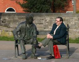 Нестандартные фотографии с памятниками