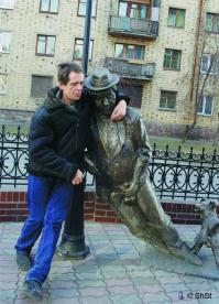 Нестандартные фотографии с памятниками