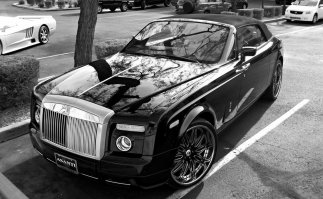 да нарежьте карманов на каждом свободном пяточке и будет всем место, а когда места нет а тротуар широченный то чего на водил бочку гнать... у нас в районе когда нарезали карманов парковочных вместо газонов и тротуаров широких..сразу всем стало легче