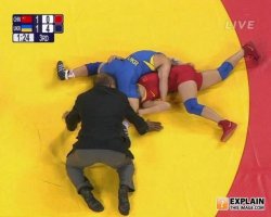 Ищет газ на Украине)))