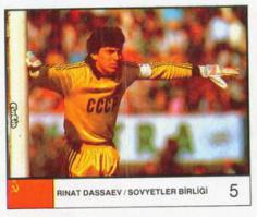 Вкладыш – Cin Cin. Футболист Ринат Дассаев:
6 раз получал приз «Вратарь года»: 1980, 1982, 1983, 1985, 1987, 1988
Лучший футболист СССР: 1982
Лучший вратарь мира по версии МФФИИС: 1988