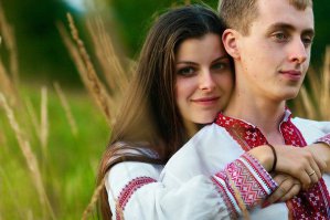 35 женских портретов с цветочными коронами