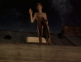 Ди Каприо - Полное затмение. Кстати, ведь очень неплохой фильм...