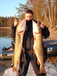 Вот 6.800 и 6.900 пойманные с разницей в 40 минут ...сёстры видать =)) 100 грамм разница =))