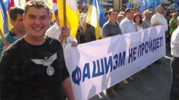 Понабежали бандерлоги грёбанные.Этот пост не для вас уё.. на майдан **ланить 
вы ещё кровью не раз умоетесь(норм.укаинцев не касается)