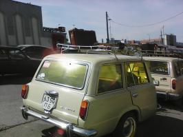 жигуленок двойка с прицепом от половины двойки - Казань, часто на Ямашева-Мусина в прошлый отпуск видел.