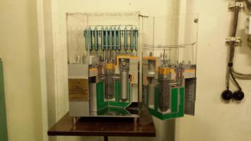 Макет атомной установки.