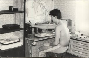 Я и мой Спектрум))) 1990 год
Телек вместо монитора, кассетник вместо винчестера))))
Батя мне тогда его купил в Тюмени за 1500  советских рублей