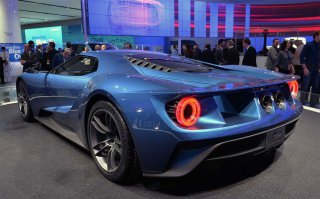 Честно говоря, такое ощущение, что добрая часть производителей у друг друга дизайн тырят или у них одид дизайнер-экстерьерщик на всех.
P.S. А вот Форд прям очень оригинален, мне понравился: