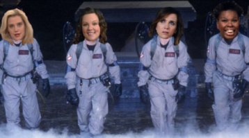 Уже ожидаем одно продолжение. Чувствуется то еще кинцо будет с биг-маком Меллиссой. ;)
Мелисса МакКарти (Melissa McCarthy), Кристен Уиг (Kristen Wiig), Лесли Джонс (Leslie Jones), Кейт МакКиннон (Kate McKinnon) –имена актрис, которые исполнят главные роли в фильме «Охотники за привидениями-3»