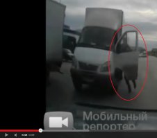 во втором видео на 40 секунде мужик порадовал, который за своей газелью бежал 
как это получилось то???