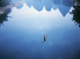 а, да, и этот чувак меня что-то в 2001 тоже бесил