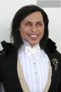 А.аааа Рева в жизни-страшнее. Тетке надо вудуизмом заняться. Знаю несколько кандидатур