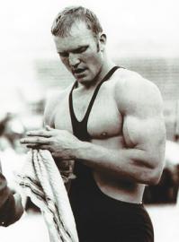 Да вы что ребята совсем обалдели!? Как Ивана можно было забыть?
Он в одном из Олимпийских соревнований провел 7 туше подряд со сломаным ребром, и стал чемпионом.