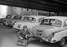 Знаменитые люди, которые управляли "Москвичами"