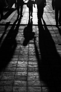 Скажу свое веское слово- Читайте книги по композиции все что найдете и ищите сюжеты. Тогда может и ваши снимки можно будет когда-нибудь назвать фотографией. Одна из самых лучших для начинающих фотографов- "Основы композиции в фотографии" за авторством Дыко. Осильте хотя бы ее. Пару моих фоток: