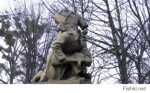 что ты там вякаешь?
".. не по отношению к истории - вечная память героям ВОВ.."