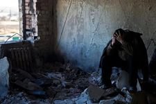 Доказательств чего, того что люди в вашей новороссии с голоду мрут, потому что новым властям на них наплевать! Возьмите Новосветловку Луганской области, можете сами фото в инете найти... Поселок выжгли, причем с реактивной артиллерии. По всем данным там "Айдар" находился, только вот у добровольческих батальонов даже танков нет, не говоря уже о реактивке. Становится вопрос, а кто сжег поселок??? Илловайск кто разбил, да бросьте Вы, слепой во тьме черную кошку не найдёт...