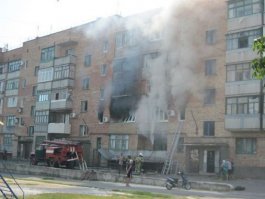 Доказательств чего, того что люди в вашей новороссии с голоду мрут, потому что новым властям на них наплевать! Возьмите Новосветловку Луганской области, можете сами фото в инете найти... Поселок выжгли, причем с реактивной артиллерии. По всем данным там "Айдар" находился, только вот у добровольческих батальонов даже танков нет, не говоря уже о реактивке. Становится вопрос, а кто сжег поселок??? Илловайск кто разбил, да бросьте Вы, слепой во тьме черную кошку не найдёт...
