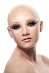 Лысая девушка = незабитая волосами сантехника!