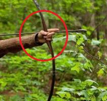 Мастер молодец. В кино же - явно налажали (хз что за фильмо такое, но ....) :)