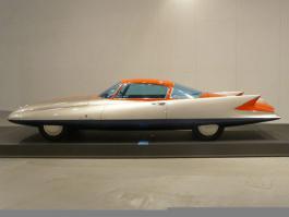 В 1950 году итальянцы вот так представляли авто будущего,так что посмотрим