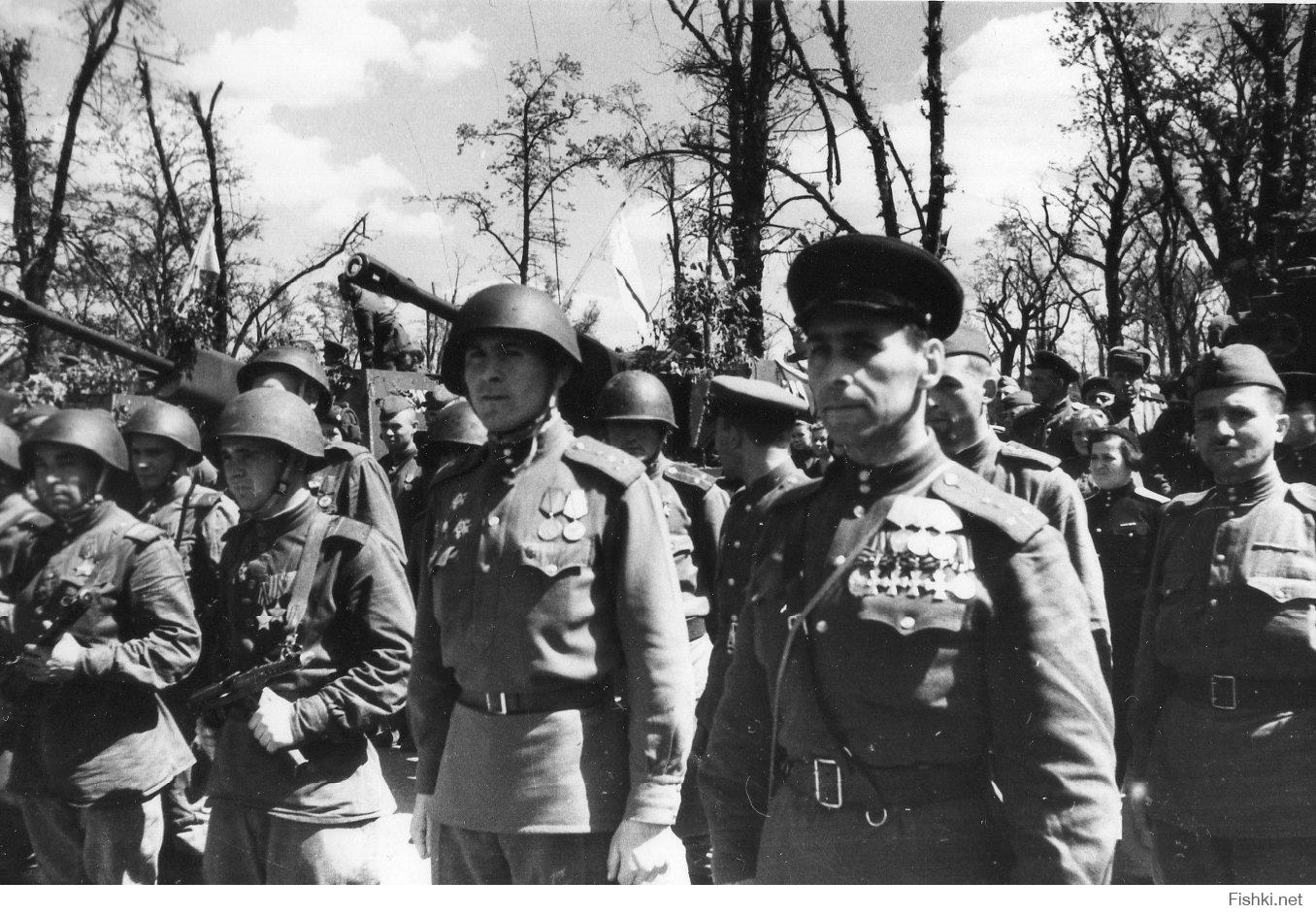Берлин 5 мая военно фронтов. Грусланов в.н полный Георгиевский кавалер Капитан.