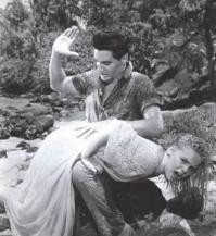 Элвис бьет по попе маму Лайзы Минелли.