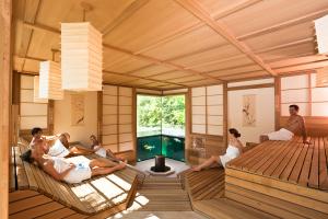 Да,в Европе знают толк в извращениях, парилки очень необычные