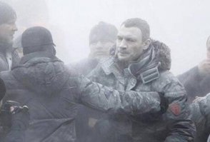 может инженера Михаила кто-то укусил?