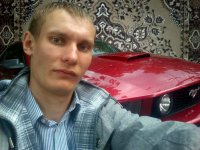 Не, ну а где в деревне Мустанг парковать? На улице разуют ведь...