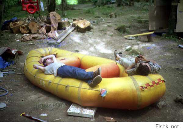 В России люди делятся на неудачников, удачников и дачников....