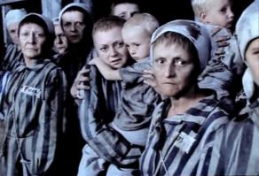 Это кадры из фильма "Помни имя свое". Художественного фильма. Но местами до мурашек на коже документального. Современные "нацики" наверняка его не видели. Пропаганда развратила их ум, растлила все человеческое, если оно у них было. Словами таких не переубедить. Клин - клином вышибают. А зомбированных деток-несмышленышей просто жалко. Их еще можно спасти. Но кто среди коричневой чумы этим займется? Националистка Фарион? Или бойцы доблестных диванных войск?