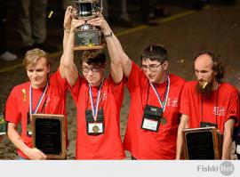 Уважаемый мастер на все руки! Вы говорите про зависть, хм... Типичные слова неудачника! Не вижу чему завидовать - наверно новогодней ёлки под столом, да ещё и огромного размера!  Вас минуснул, по простой причине - у Вас комплекс неполноценности, недопонимания и вы изрядно обделёны вниманием. Поэтому свой водяной насос выложили сюда, и видимо хотел услышать массу восхищённых возгласов, под ваши же комментарии, я САМ, Я ЗАРАБОТАЛ! Другими словами - это называется самоутверждение! 
Я психолог, с 12-и летним стажем работы. Таких как вы личностей, повидал изрядное количество. Чаще детей родители приводит, но бывают приходят ребята с подобными проблемами. Люди застревают в компьютерных играх, соц сетях и т.д. совершенно теряют чувство реальности. Вам уже 31год, а вы занимаетесь такой ерундой. Советую пересмотреть свои идеалы!