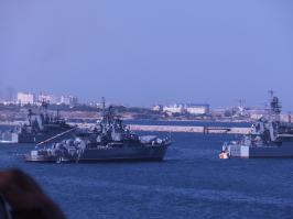 Че-то не увидел красоты красот. Вот добавлю из Севастополя.