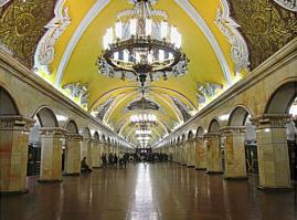 Ну коль упомянули московское метро: станция Комсомольская: