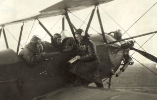 Женщины-лётчицы ещё,которых немцы называли "ночные ведьмы".