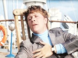 Типичная трудовая неделя в работах Bird Born 