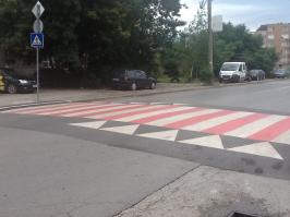 У нас делают вверху лежачий. Болгарии