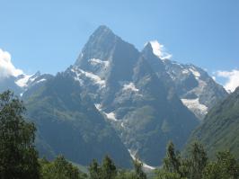 Красотища!!!!! Красоту гор на фотках не оценить.
А это наши горы, Теберда.