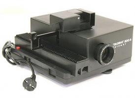 А ведь нынешним детишкам не объяснить как собирались двором что бы посмотреть слайды. А были еще мультфильмы но уже на кинопроекторе...