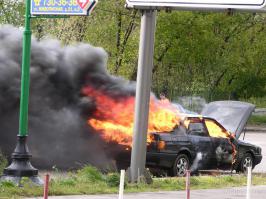 Пока амеры убили кучу бабла для изобретения ручки для ЕС, наши пользовались в космосе карандашом... Автору перчатки в помощь... и не дай бог, что б руль не затлел...