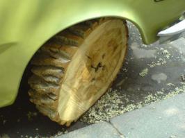 Если кому понравились эти диски - обращайтесь, как раз деревья на участке пилить собираюсь. Могу еще зимний комплект сделать, есть коробка саморезов и гвозди от 100 до 200 мм