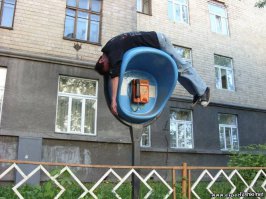 Необычные телефонные будки