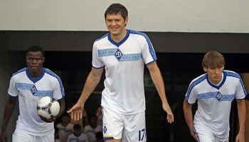 На фото один баскетболист, угадай кто....